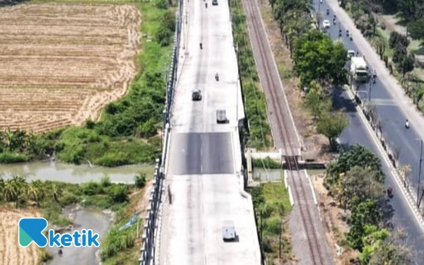 Foto Ruas jalan frontage road di kawasan Gedangan yang sudah bisa dilewati pengguna jalan. (Foto: Ketik.com)