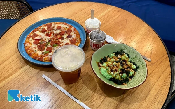 Foto View beberapa menu yang lezat di Meltd Ice Cream Malang. (Foto: Aliyah/Ketik.com)