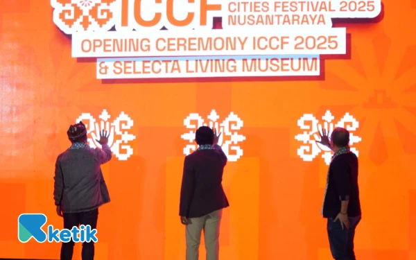 Foto ‎Creative Cities Festival (ICCF) 2025 resmi dibuka di Taman Rekreasi Selecta Kota Batu, Kamis 6 November 2025. (Foto: Sholeh/Ketik.com)

‎
