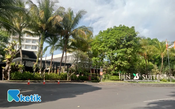 Foto View Ijen Suites Resort & Convention Malang tampak depan. (Foto: Aliyah/Ketik.com)