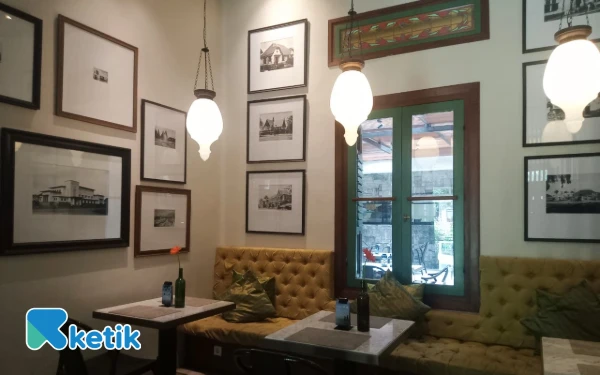 Foto View interior yang estetik dan elegan heritage di The Shalimar Boutique Hotel Malang. (Foto: Aliyah/Ketik.com)