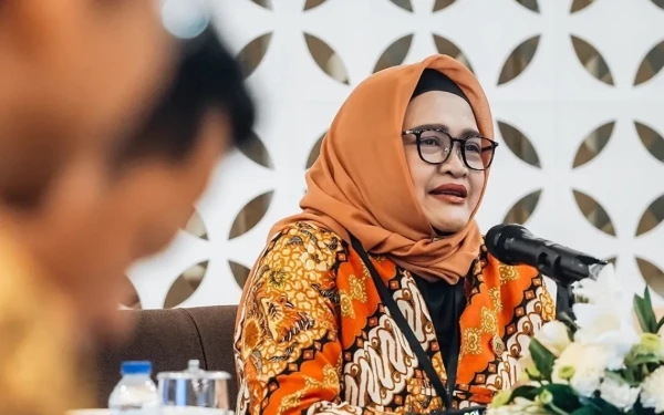 Foto Sekda DIY Ni Made Dwipanti Indrayanti  berharap direksi baru PDAB Tirtatama DIY, yang kembali dipimpin Teddy Kustriyanto Widodo, mampu memperluas layanan air bersih dan meningkatkan kontribusi signifikan bagi pembangunan. (Foto: Humas Pemda DIY for Ketik.com)