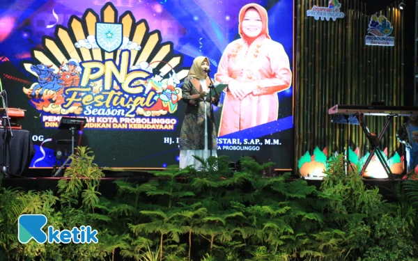 Foto Kepala Dinas Pendidikan Kota Probolinggo, Siti Romlah, menyampaikan laporan terselenggaranya PNC.