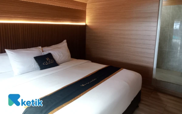 Foto View kamar tipe Glamping Room di Class Premium Guest House. (Foto: Aliyah/Ketik.com)