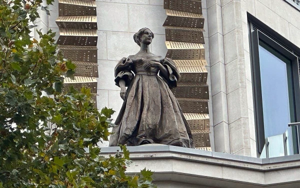 Foto Patung Ada Lovelace yang terletak di London. ( Foto : Pinterest )