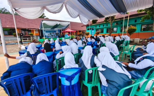Foto Para peserta perlombaan melihat gelaran perlombaan yang berlangsung (Foto:SMK 1 Sungai Lilin)