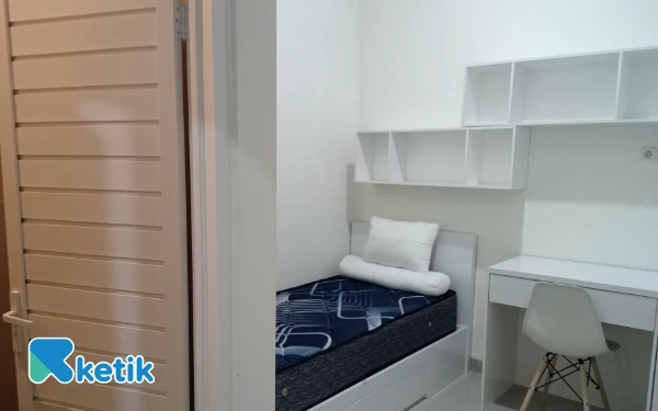 Foto View kamar kos yang nyaman di Orca Angsa Living. (Foto: Aliyah/Ketik.com)