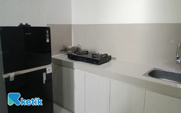 Foto View dapur bersama yang bersih di Orca Angsa Living. (Foto: Aliyah/Ketik.com)
