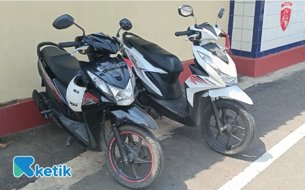Foto Barang Bukti Berupa Dua Unit Sepeda Motor Jenis Matic yang Berhasil Diamankan Polisi dari Pelaku (Foto: Slamet/Ketik)