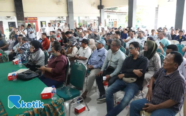 Foto Ratusan perwakilan warga, pengusaha, dan pemerintah desa menghadiri rapat koordinasi di Desa Tambaksawah. (Foto: Kominfo Sidoarjo)