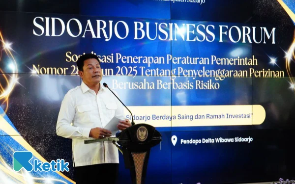 Foto Bupati Sidoarjo Subandi menyampaikan apresiasi dan terima kasih kepada para investor yang terus mempercayai Kabupaten Sidoarjo untuk menanamkan modal. (Foto: Sigit/Kominfo Sidoarjo)