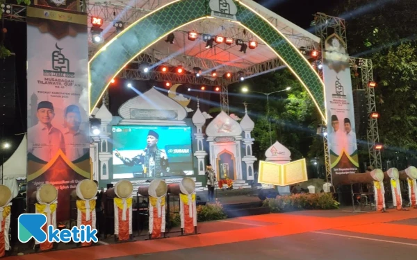 Foto Bupati Lebak, Moch. Hasbi Asyidiki Jayabaya saat memberikan sambutan. (Foto: Abdul Kohar/Ketik.com)