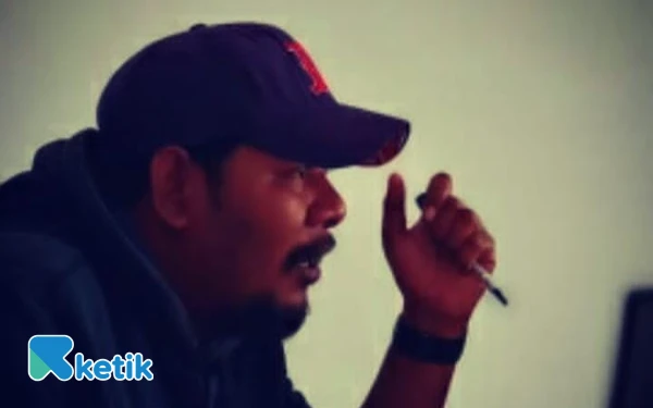 Foto Coach Amasing Kota Utara Rifandi Rustam saat diwawancara (Foto: Mursal/Ketik.com)