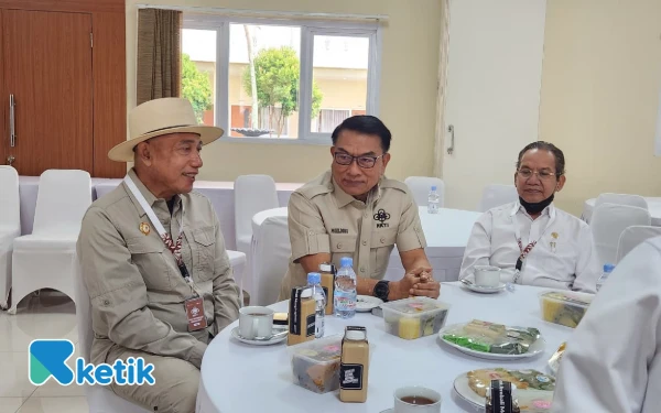 Foto Ketua DPD HKTI Jatim HM Arum Sabil bersama Jenderal (Purn) Moeldoko di momen Temu Tani Nasional 2025, Bogor pada Rabu, 3 Desember 2025. (Foto: Naufal Ardiansyah/Ketik.com)