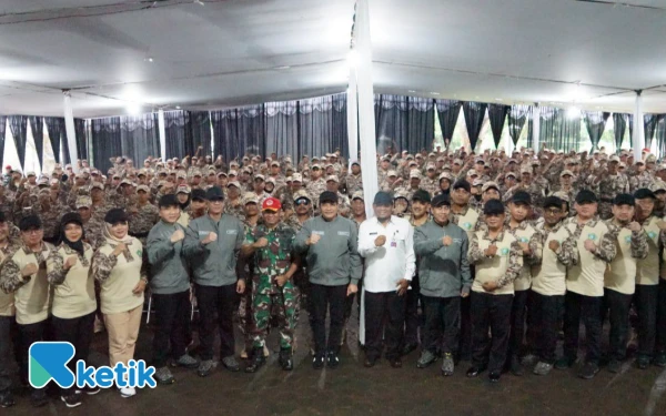 Foto Ratusan Kades peserta retret Desa Beraksi bersama Bupati Subandi, para asisten, camat-camat, serta Kepala Inspektorat Kabupaten Sidoarjo Andjar Surjadianto.  (Foto: Sigit/Kominfo Sidoarjo)