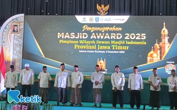 Foto Penerima Masjid Award Tahun 2025, dari berbagai daerah di Jatim (Foto: Martudji/Ketik.com)