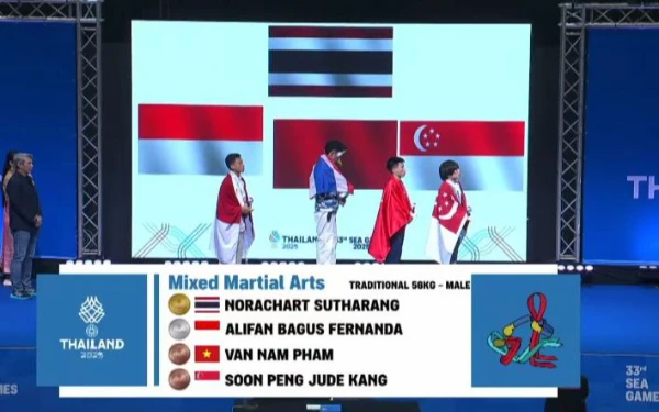 Foto Alifan Bagus Fernanda, petarung mixed martial arts (MMA) tradisional putra kelas 56 kilogram, menyumbang medali perak bagi Indonesia. (Foto: Koni Pacitan for Ketik)