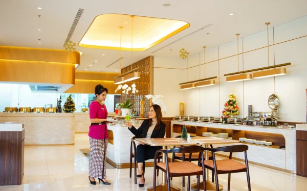 Foto Suasana hangat khas Jawa pada wajah baru Legen Restaurant di Atria Hotel Malang. (Foto: Atria Hotel Malang for Ketik.com)