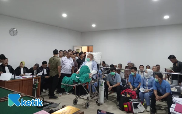 Foto Suasana sidang lanjutan perkara dugaan korupsi pengadaan tanah Tol Betung-Tempino-Jambi di Pengadilan Tipikor Palembang, Selasa 16 Desember 2025. (Foto: M Nanda/Ketik.com)