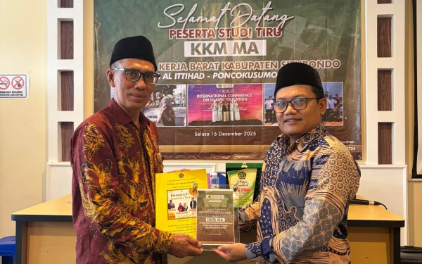 Foto KKM MA Al-Ittihad menerima kunjungan KKM MA Wilayah Kerja Barat Kabupaten Situbondo. (Foto: Ida)