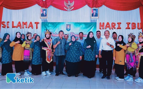 Foto Peringati Hari Ibu, PKK Desa Karangkemiri gelar lomba senam kreasi di lanjutkan Rapat Konsultasi, Minggu 21 Desember 2025. (Foto: Nani Eko/Ketik.com)