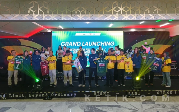 Foto Tim Bola Voli Putri Gresik Phonska Plus Pupuk Indonesia Launching Tim dan Jersey di Wisma Kebomas Petrokimia Gresik, Selasa, 6 Januari 2025 (Foto: Daniel Andayawan/Ketik.com)