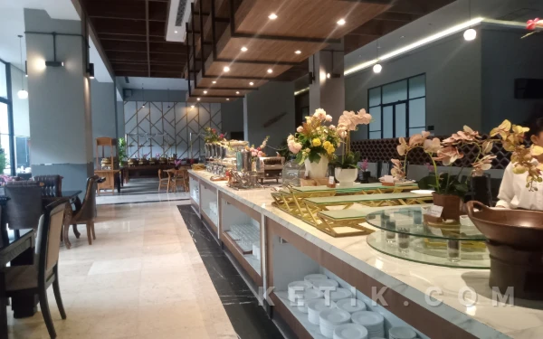 Foto View restoran di Grand Miami Hotel Malang. (Foto: Aliyah/Ketik.com)