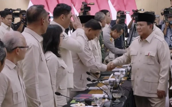 Foto Presiden Prabowo di retret Kabinet Merah Putih di Hambalang, Jawa Barat (Foto: YouTube/BPMI Setpres)