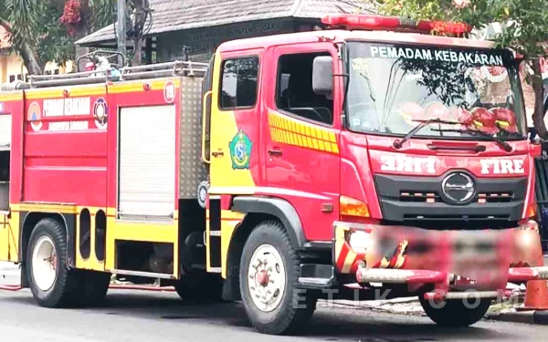 Foto Salah satu contoh jenis kendaraan dinas yang BPKB-nya belum ditemukan, yaitu mobil damkar. (Foto: Fathur Roziq/Ketik.com)