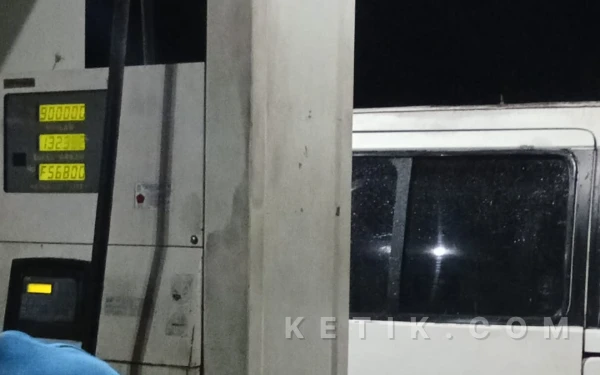 Foto Nozel BBM di SPBU Babahrot menunjukkan jumlah dinilai tidak wajar, pengisian untuk mobil penumpang roda empat jenis KIA untuk sekali jalan, Kamis, 8 Januari 2026. (Foto: for Ketik)