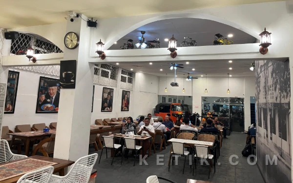 Foto Kopi Tot Tot Heritage Malang yang vintage di kawasan Kayutangan Heritage Malang. (Foto: Aliyah/Ketik.com)