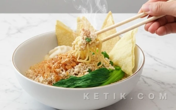 Foto Satu porsi Cwie Mie yang lezat di kedai Mie Pujaan Cemorokandang, Malang. (Foto: Aliyah/Ketik.com)