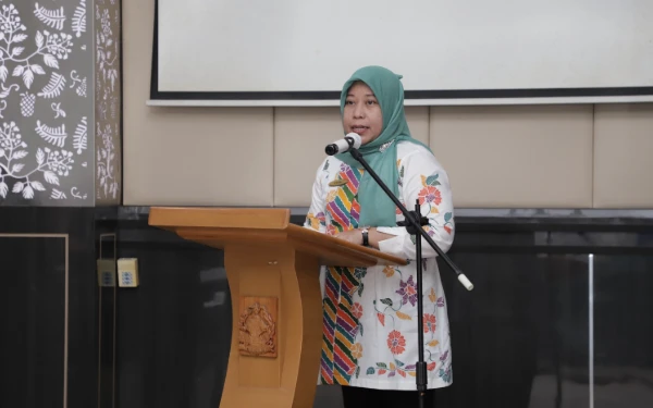 Foto Kepala Bappeda Sleman, Nur Fitri Handayani, menyatakan bahwa melalui mekanisme availability payment, pemerintah daerah dapat memastikan layanan penerangan jalan yang andal sementara operasionalnya dikelola secara profesional oleh badan usaha. (Foto: Prokompim Sleman for Ketik.com)