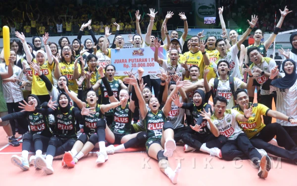 Foto Gresik Phonska Plus Pupuk Indonesia Juara Putaran Pertama Proliga 2026 di GOR Tridharma Gresik, Kamis, 29 Januari 2026 (Foto: Daniel Andayawan/Ketik.com)