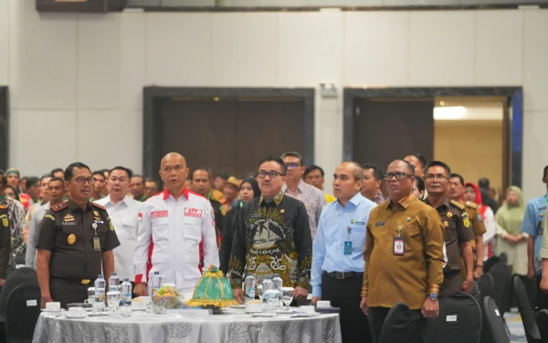 Foto (Dari kiri ke Kanan) Kajati Sulsel, Didik Farkhan Alisyahdi, JAM-Intel, Reda Manthovani, Sekdaprov Sulsel, Jufri Rahman, dan Herbert Siagian, Deputi Bidang Pengawasan Koperasi Kemenkop dan UKM. (Foto: ist)