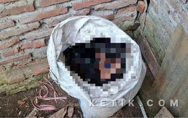 Foto Mayat balita ditemukan di dalam karung di Cilacap. (Foto: Nani Eko/Ketik)