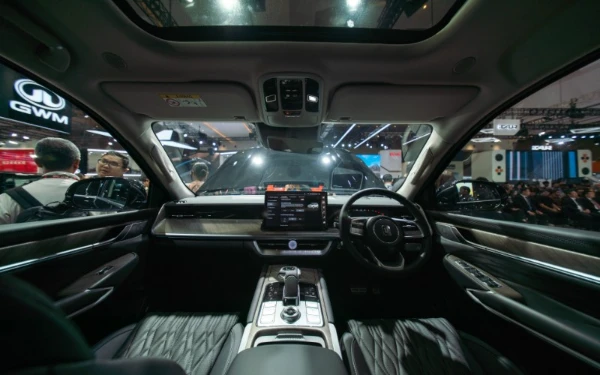 Foto suasana kemewahan kabin SUV Tank 500 Diesel bak lounge bergerak dengan dukung perangkat teknologi canggih nyaman untuk perkotaan dan jarak jauh (Foto: Inchcape GWM Indonesia)