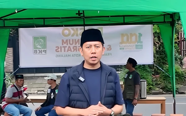 Foto Anggota Fraksi PKB DPRD Kota Malang Anas Muttaqin saat meninjau posko di Jalan Besar Ijen untuk jemaah Mujahadah Kubro 1 Abad NU yang digelar pada 8 Februari 2026. (Foto: Anas Muttaqin)