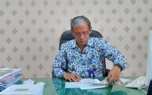 Foto Mantan Panewu Cangkringan, Suparmono, menjadi salahsatu figur dalam pusaran kasus korupsi hibah pariwisata Sleman tahun 2020. Meski menjabat saat dugaan penyimpangan terjadi, kariernya justru melesat hingga menjabat Asisten Pemerintahan dan Kesejahteraan Rakyat sebelum purna tugas. (Foto: Lik Is for Ketik.com)