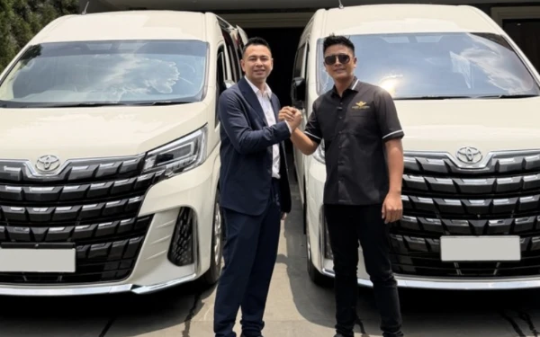 Foto Mobil HiAce baru Raffi Ahmad dengan interior mewah. (Foto: Dok. Hardy Classic)