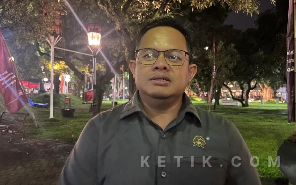 Foto Wakil Ketua II DPRD Kota Malang, Trio Agus Purwono memberikan catatan kritis terkait rencana proyek skywalk di Kayutangan Heritage dan kawasan Jalan Suhat yang didanai oleh bank dunia, harus memiliki mitigasi risiko dan rencana pemeliharaan yang baik. (Foto: Lutfia/Ketik.com)