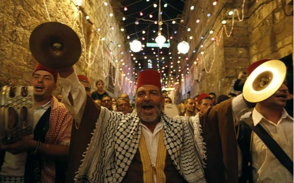 Foto Foto Fanous dan Pawai Ramadan – Mesir  (Foto : pinterest)