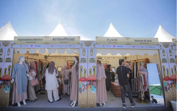 Foto Toko busana muslim yang ramai pengunjung (Foto : pinterest)