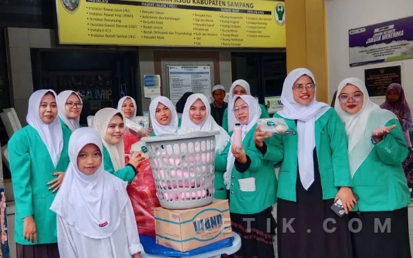 Foto Pengurus PC Fatayat NU Sampang (Foto: Mat Jusi/Ketik.com)