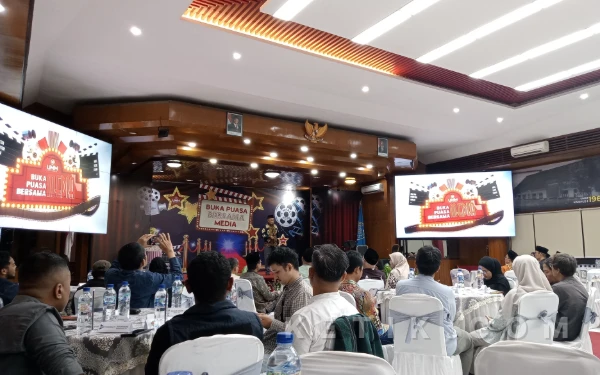 Foto Universitas Muhammadiyah Malang (UMM) Menggelar buka puasa bersama media sebagai bentuk memperkuat hubungan jangka panjang bersama insan pers pada Kamis 5 Maret 2026. (Foto: Aliyah/Ketik.com)