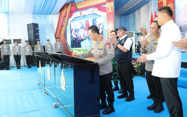 Foto Kapolri Jenderal Polisi Drs. Listyo Sigit Prabowo saat penandatanganan Perjanjian Kerja Sama  di Ogan Ilir, Sabtu 7 Maret 2026 (Foto : Yola/Krtik.Com)