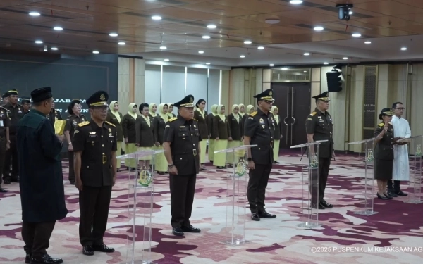 Foto Lima pejabat Kejaksaan Agung yang dilantik pada Kamis 2 Oktober 2025 di ambil sumpahnya. (Tangkapan Layar)