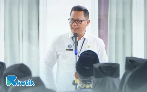 Foto dr. Johan Tri Putranto memberikan pengarahan kepada 184 PPPK Paruh Waktu RSUD Pacitan, Rabu,26 November 2025. (Foto: RSUD Pacitan for Ketik)