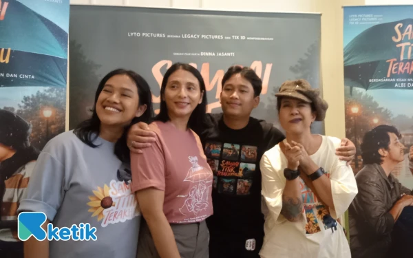 Foto Para cast Film Sampai Titik Terakhirmu di CGV Malang City Point, 20 November 2025. (Foto: Aliyah/Ketik.com)