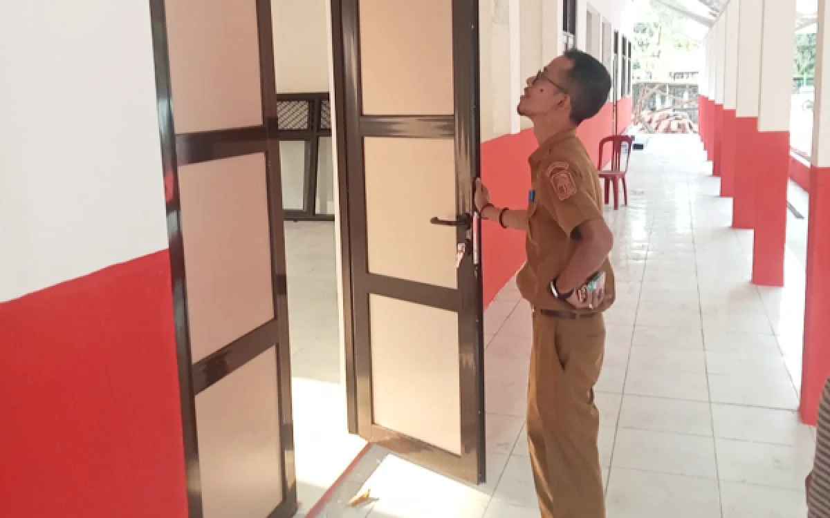 Thumbnail Berita - Pemkab Lebak Gelontorkan Rp9,4 Miliar untuk Perbaiki 70 Ruang Kelas SD Rusak, Ribuan Kelas Masih Menunggu Penanganan